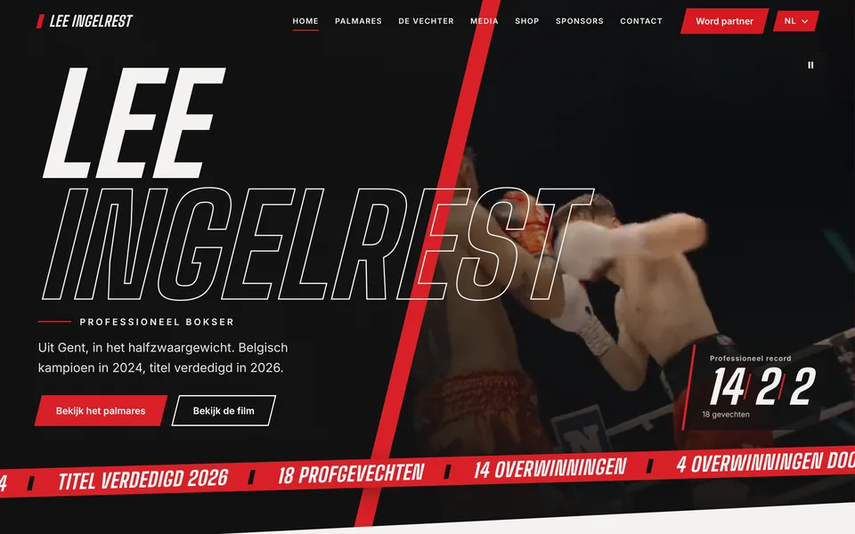 Hero van de website van Lee Ingelrest: zijn naam in schuine outline-letters over een gevechtsbeeld, met een rode band met kerncijfers.